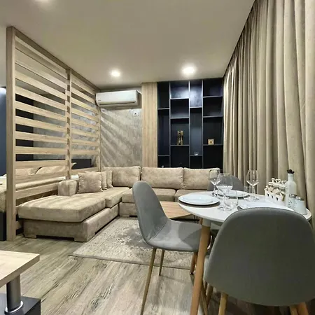 Cozy With Modern Amenities Διαμέρισμα *