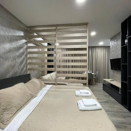 Cozy With Modern Amenities Τίρανα