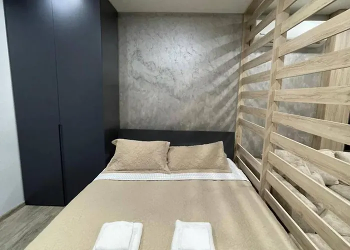 Cozy With Modern Amenities Apartmán Tirana