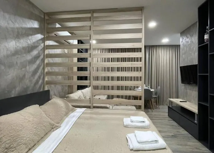 Cozy With Modern Amenities Apartmán Tirana